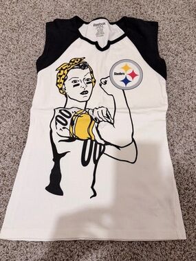 RARE Pittsburgh Steelers Rosie The Riveter T-shirt Size Small